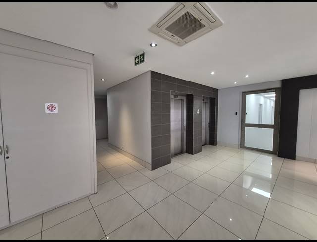 1,609M² OFFICE TO LET IN SANDTON CENTRAL